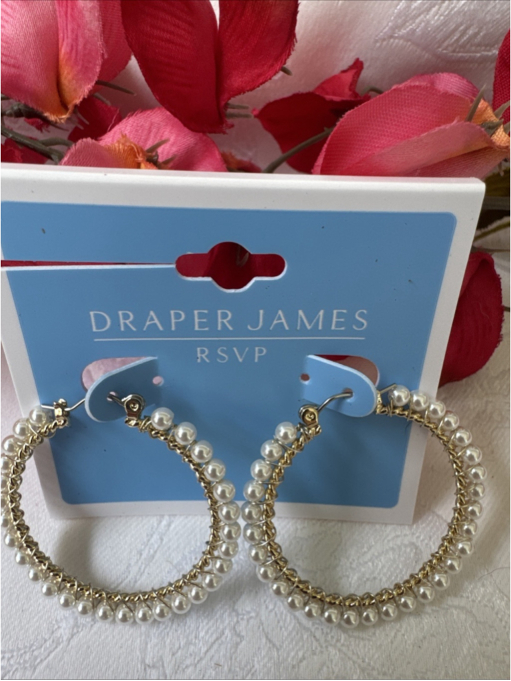 Draper James Dainty Dangle Hoop 1.5" Earrings Edged Tiny Pearl Gold Tone NEW